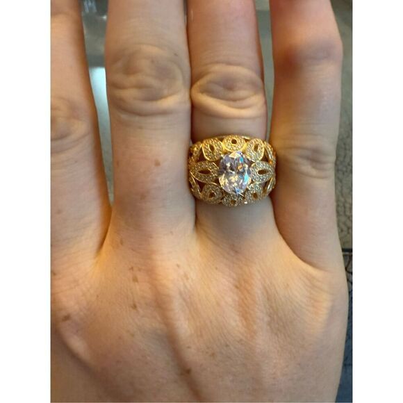 Unique gold band ring sz 8 - Picture 6 of 6